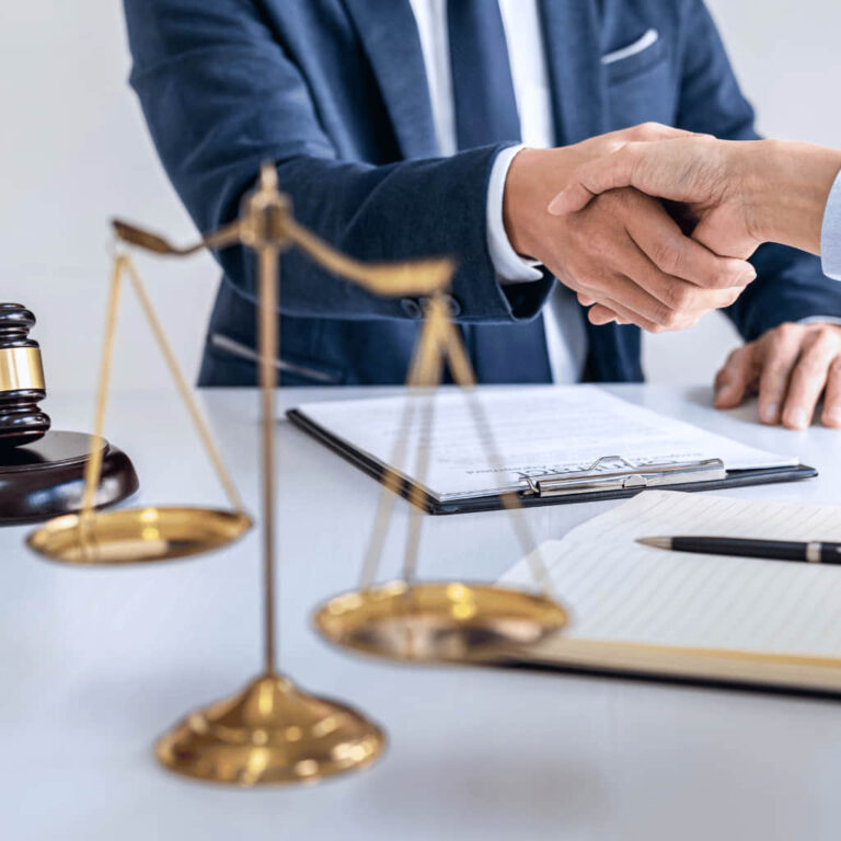 ABOGADO/A (ARAUZ DE ROBLES ABOGADOS, S.L.P.)